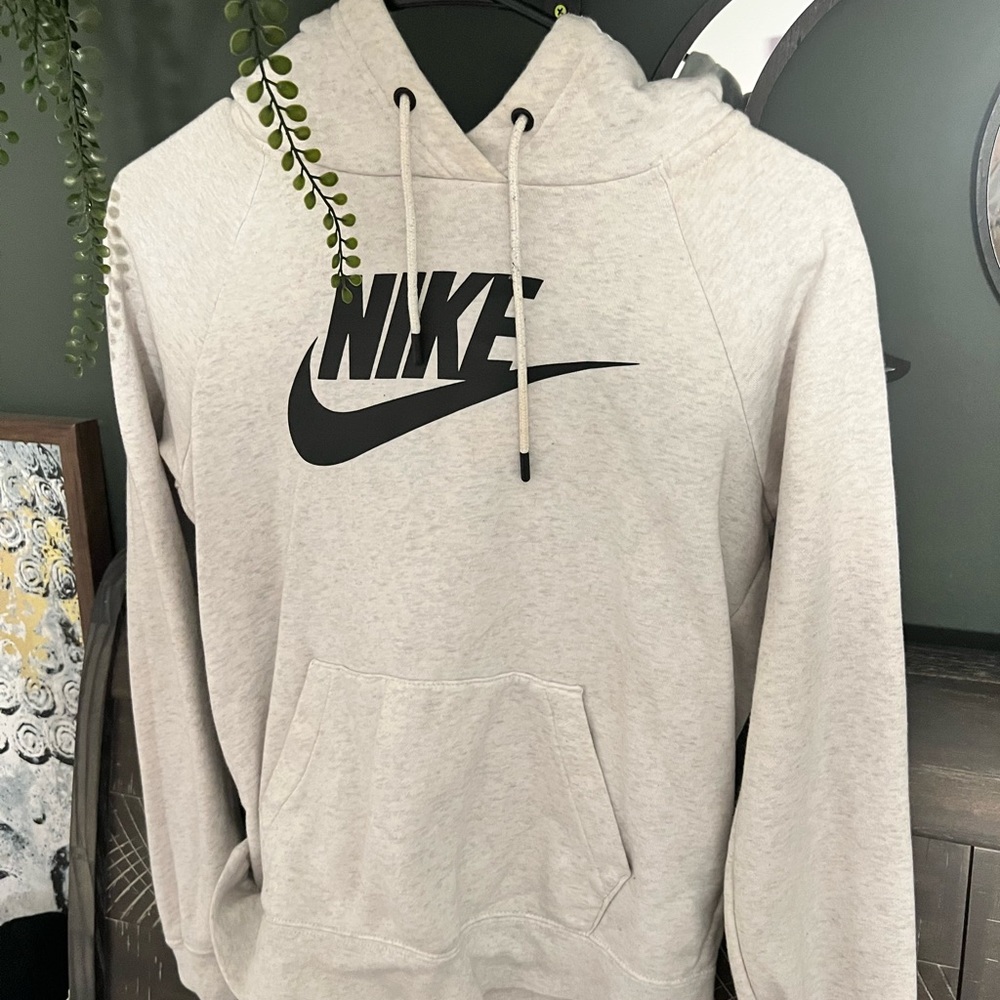 Heather gray Nike hoodie